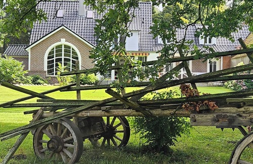 Midlum Apartment | Modern and cozy vacation apartment on the North Sea, rural, quiet, with garden