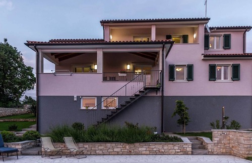 Jakovici Cottage | Modern and luxury house, situated on a private plot with large garden and pool