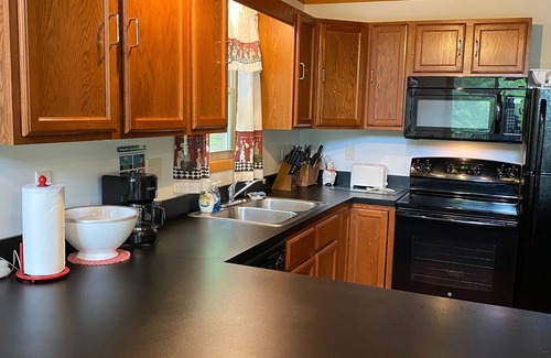 Berkeley Springs House | Modern and Peaceful Home with Amazing Mountain Views!