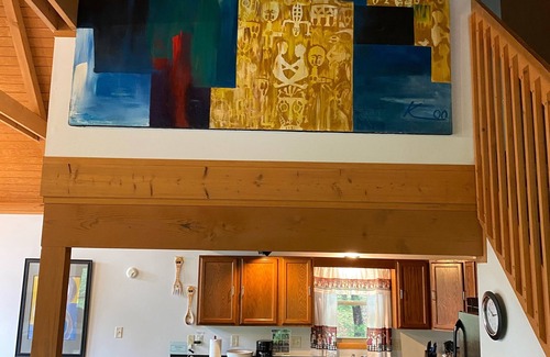 Berkeley Springs House | Modern and Peaceful Home with Amazing Mountain Views!