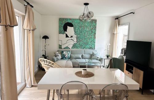 Saint-Ouen Ski Chalet | Modern and Quiet House with Patio