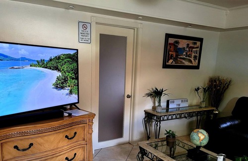 Coral Shores Apartment | Modern and Spacious Apartment with Great Location
