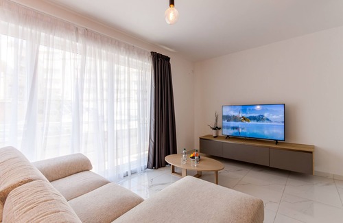 Gzira Apartment | Modern Apart Heart of Sliema V4