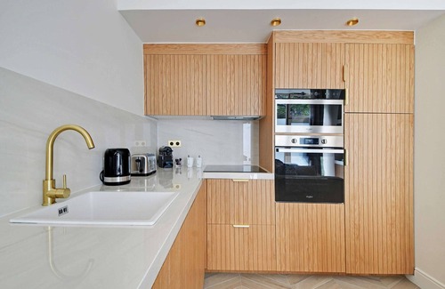 Batignolles Apartment | Modern Apartement Center of Paris Montmartre