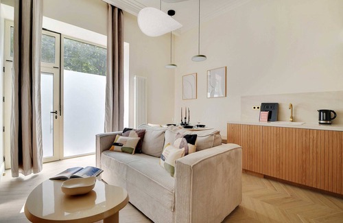 Batignolles Apartment | Modern Apartement Center of Paris Montmartre