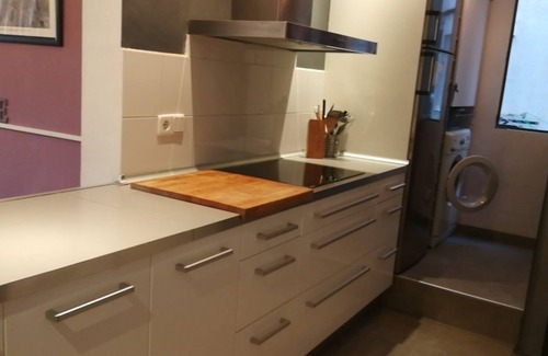 Mestalla Apartment | Modern apartment between center and beach