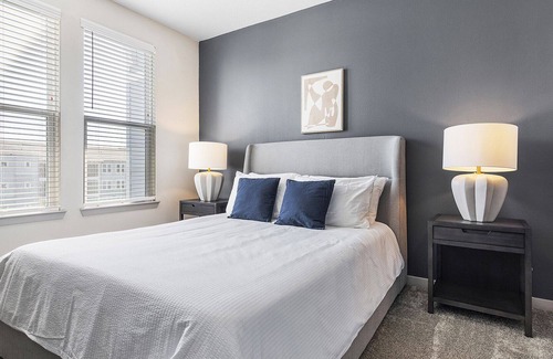 OakLeaf Plantation Apartment | Modern Apartment in Prime Location (ID8934X83)