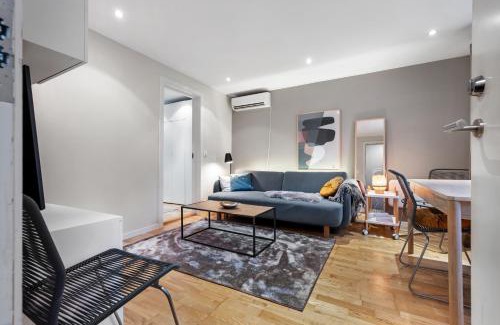 Bergen City Centre Apartment | Modern Apartment in 1840-Building at Nordnes