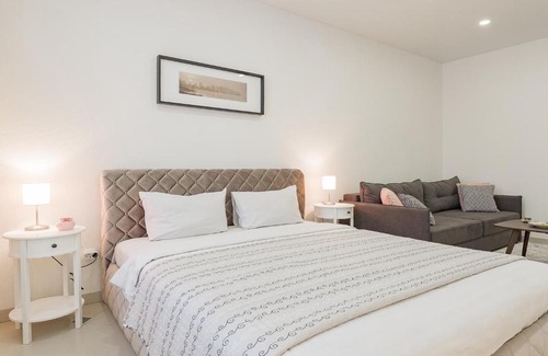 Tsentralny District Apartment | Modern Apartment in a new building