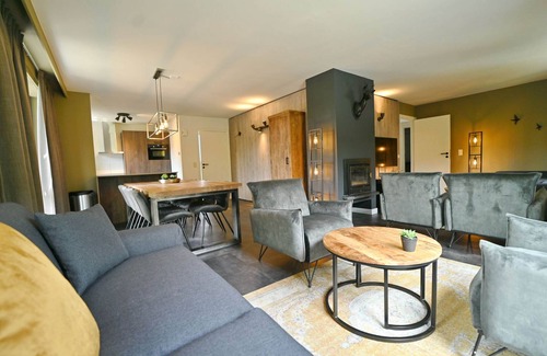 Bohon Apartment | Modern Apartment in Belgium With Bubble Bath