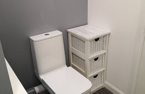 Kirkcaldy Apartment | Modern Apartment in Town Centre