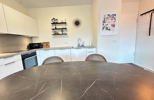 Haaleiti Apartment | Modern apartment in Lágaleiti in Reykjavik
