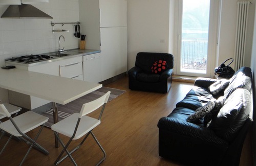 Colonno Apartment | modern apartment in stone house
