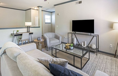 Fort Worth Apartment | Modern Apartment in Prime Location (ID8657X03)