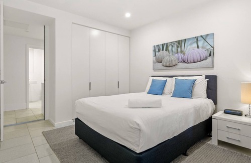 Terrigal Apartment | Modern Apartment Just Footsteps to the Beach
