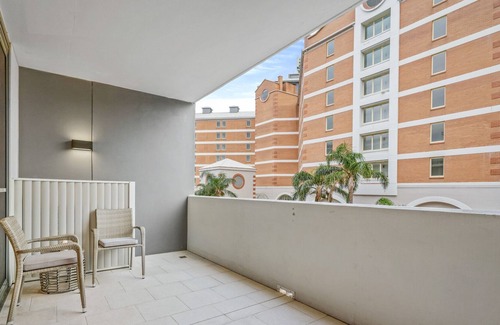 Terrigal Apartment | Modern Apartment Just Footsteps to the Beach
