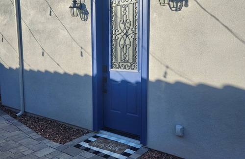 Mesa Apartment | Modern Apartment Located in the Beautiful Groves Area