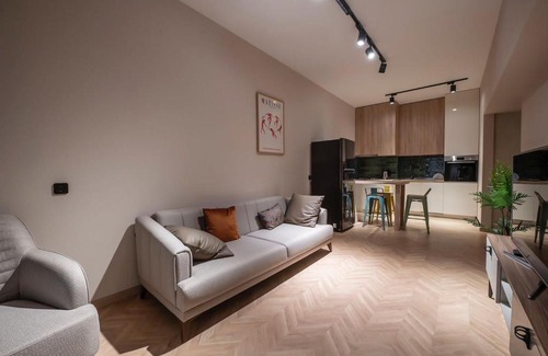 Saburtalo Apartment | Modern Apartment near Central Park