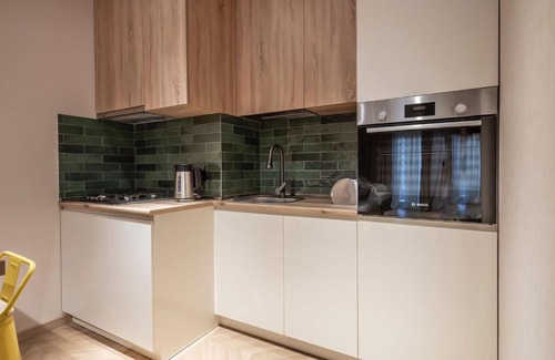 Saburtalo Apartment | Modern Apartment near Central Park
