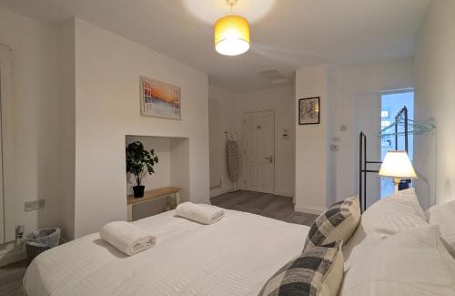 Reddish Apartment | Modern Apartment Near Manchester City Centre