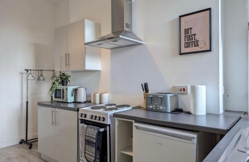 Reddish Apartment | Modern Apartment Near Manchester City Centre