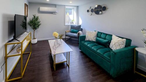 East Haven Apartment | Modern Apartment Near Tweed -Yale -New Haven