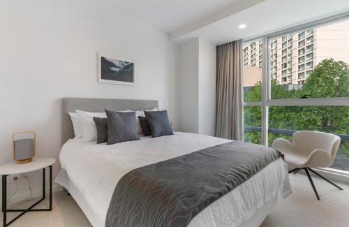 Newton Apartment | Modern Apartment & Parking - Central & Quite