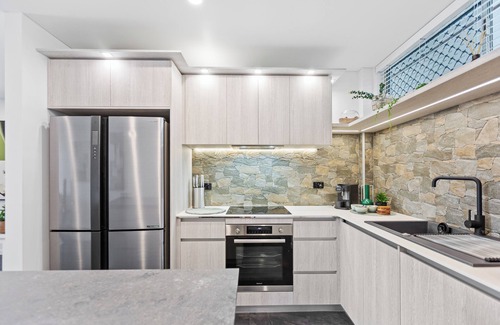 Cairns North Apartment | Modern Apartment with Esplanade Views