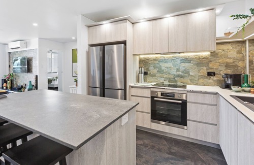 Cairns North Apartment | Modern Apartment with Esplanade Views