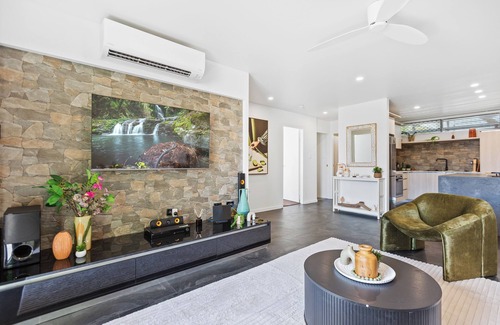 Cairns North Apartment | Modern Apartment with Esplanade Views
