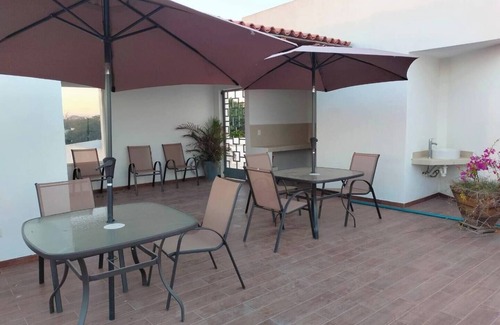 Ixtapa Apartment | Modern Apartment with Balcony, Terrace and Jacuzzi