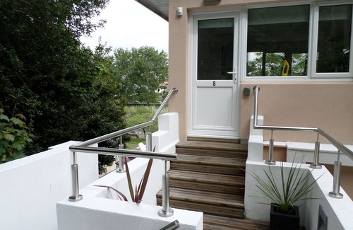 Newquay Apartment | Modern apartment with stunning views of Boating Lake