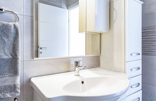 Metajna Apartment | Modern apartment with sea view