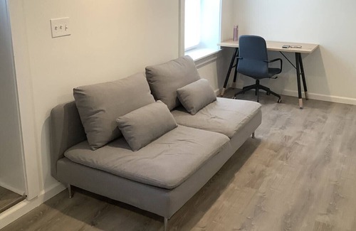 Spruce Hill Apartment | Modern Apt 5 min walking to Penn, CHOP