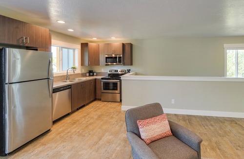 St. Anthony Apartment | Modern Apt - 7 Mi to St. Anthony Sand Dunes!