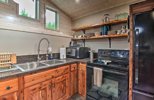 Arcadia House | Modern Arcadia Farmhouse on 80 Acres w/Fire Pit!