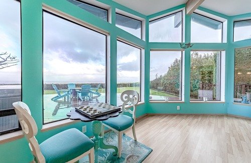 McKinleyville House | Modern Beach home w/Ocean Views, Private Hot Tub, Firepit, Gas Grill, & more