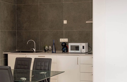 Arrieta Apartment | Modern beachside apartment Punta Mujeres