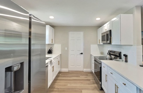 South Gate Ridge House | Modern bliss just 10 minutes from Siesta Key beaches and downtown Sarasota