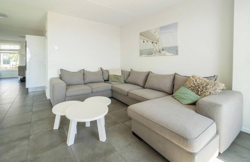 Uitdam House | Modern bungalow with 6 bedrooms and terrace