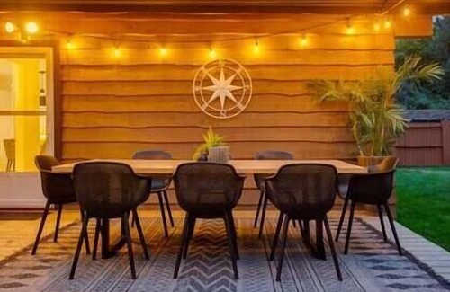 East Kootenay House | Modern Cabin /Beach Access /Fire Pit