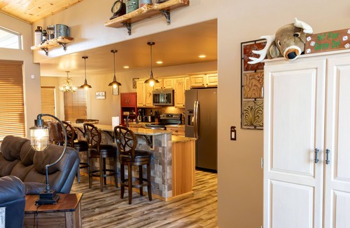Show Low Cabin | Modern Cabin Getaway with a Pine Tree View!