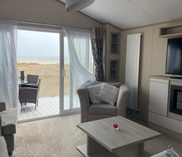 Kessingland Other | Modern Caravan With Beautiful Seaviews In Suffolk! Ref 90023Sv