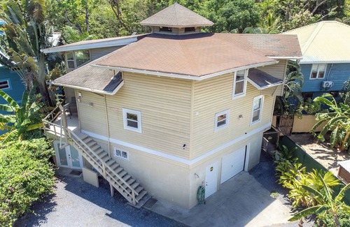Antoneys Cay House | Modern Casita with Dock and pool steps from the beach With great Snorkeling