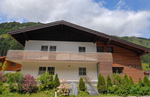 Grossarl Ski Chalet | Modern Chalet in Großarl with Sauna