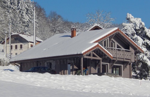 La Forge Ski Chalet | Modern chalet with whirlpool bath, outdoor Jacuzzi and magnificent valley views