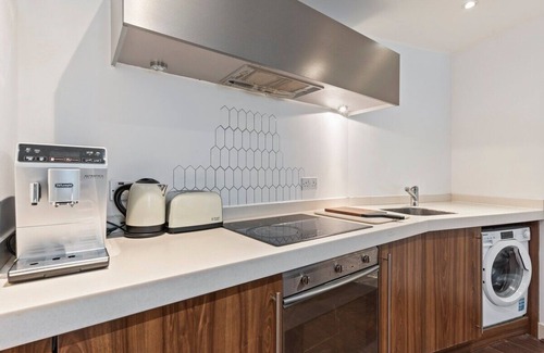 Theatreland Birmingham Condo | Modern City Centre, Free Parking, Sleeps 6