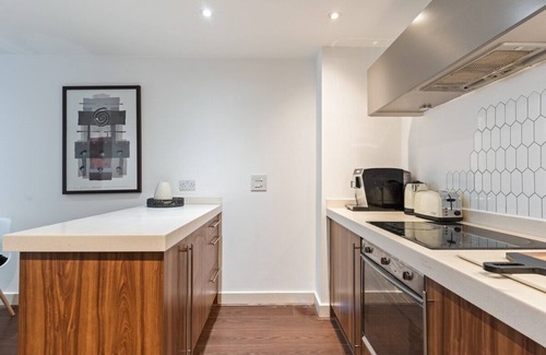 Theatreland Birmingham Condo | Modern City Centre, Free Parking, Sleeps 6