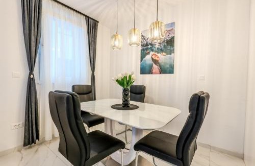 Mejasi Apartment | Modern Cityscape 2-Bedroom Terrace apartment