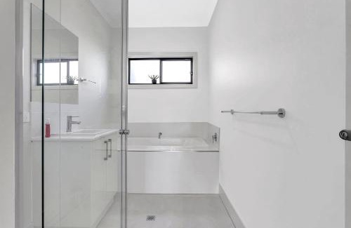 Aldinga Beach House | Modern Coastal Retreat in Aldinga Beach Just Steps from the Shore